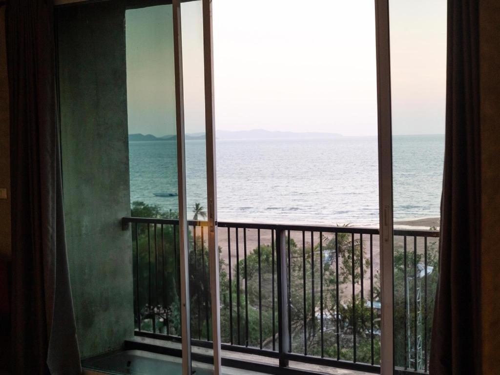 B2 Sea View Pattaya Boutique & Budget Hotel На Джомтьен Экстерьер фото